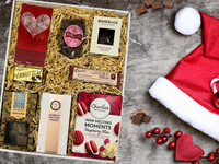 Santa's Sweet Delight Hamper